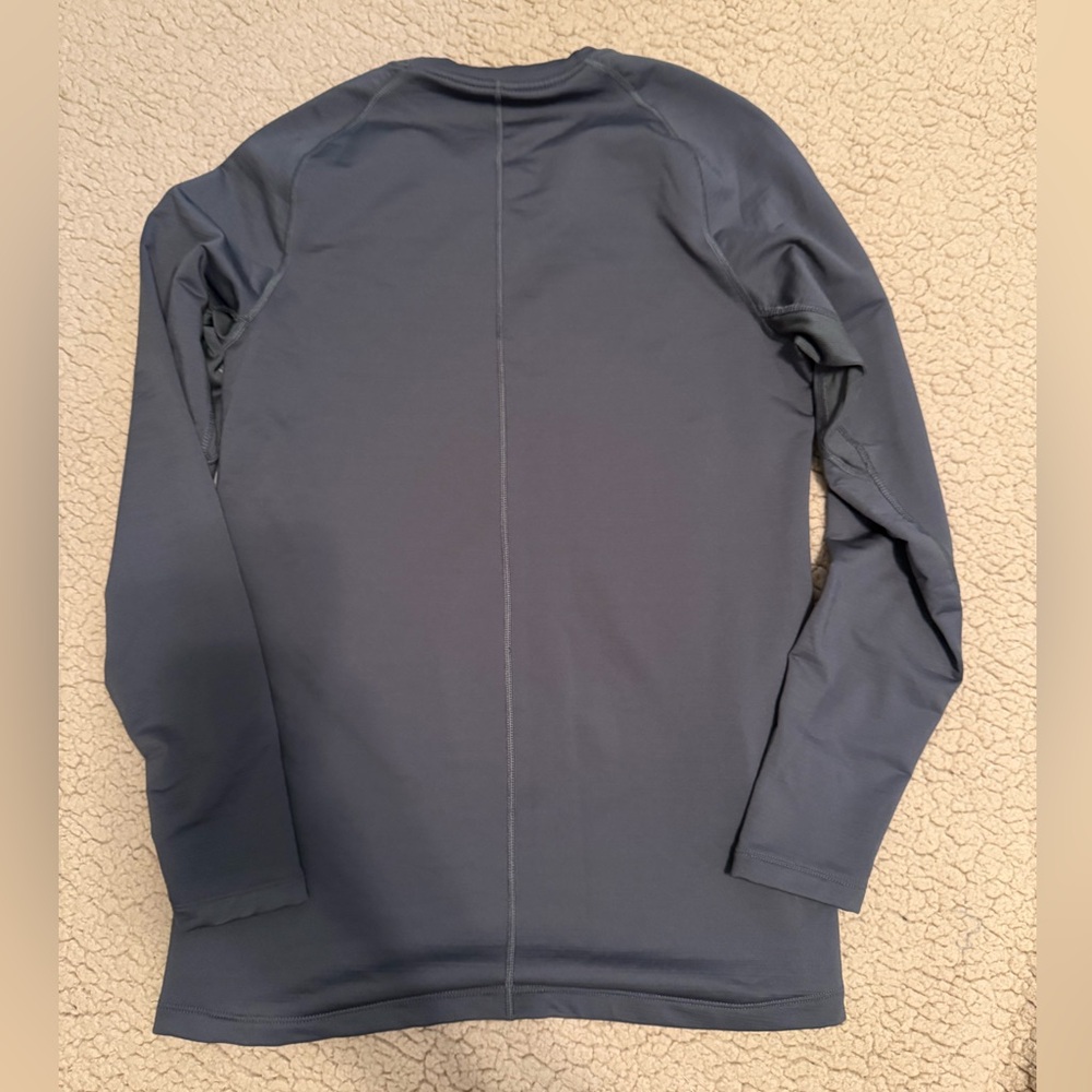 Nike Dri-Fit Training Performance Shirt - Picture 2 of 3